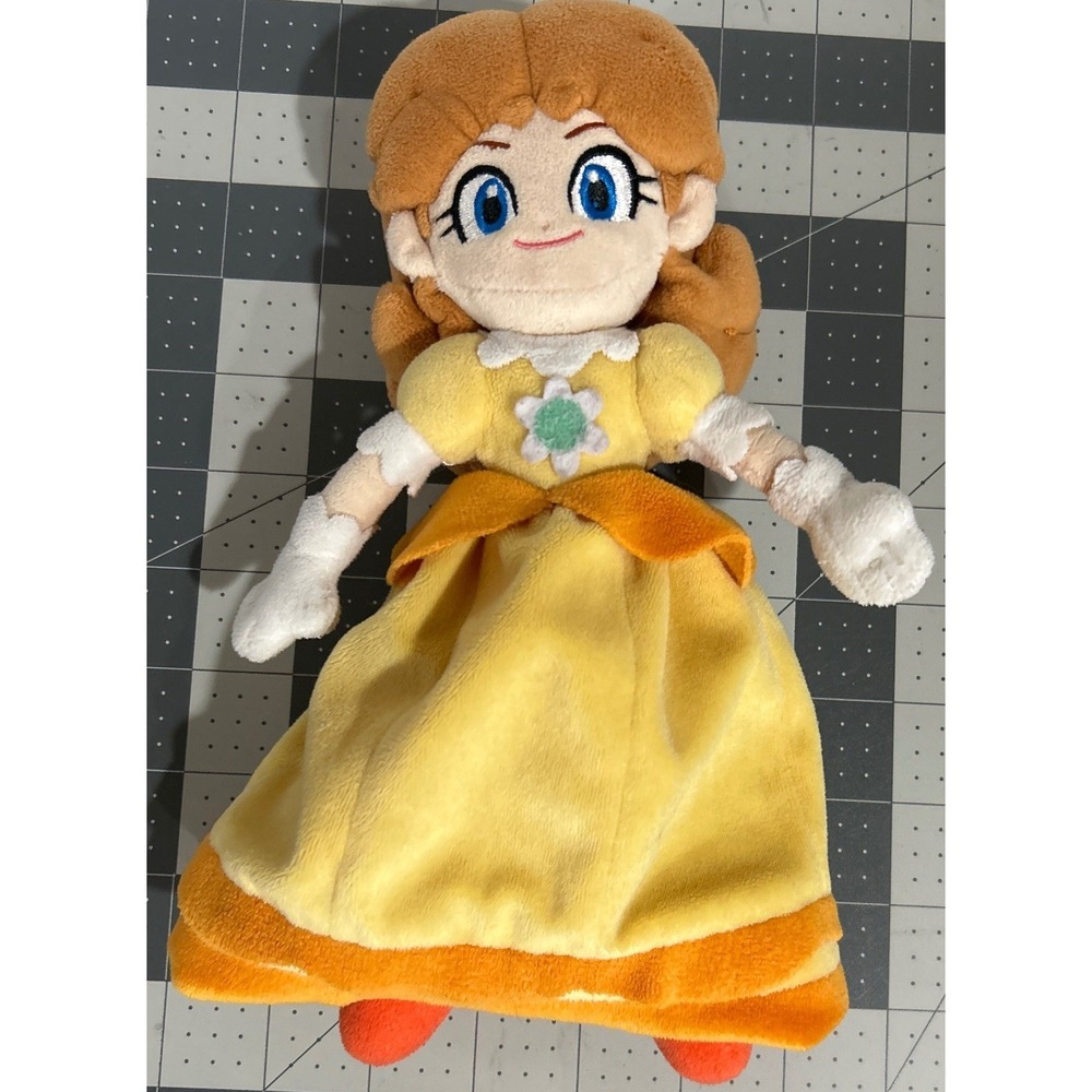 Nintendo Super Mario Princess Daisy 2017 Plush 8.5 Inch San-Ei Little Buddy Doll